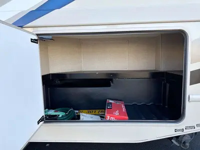 2019 Thor Motor Coach Freedom Elite photo 19