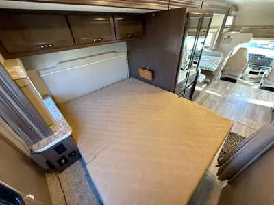2019 Thor Motor Coach Freedom Elite photo 36