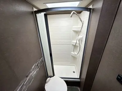 2019 Thor Motor Coach Freedom Elite photo 33