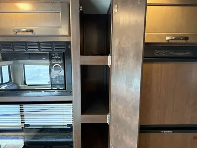 2019 Thor Motor Coach Freedom Elite photo 22