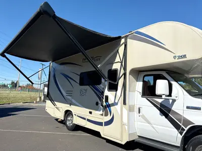 2019 Thor Motor Coach Freedom Elite photo 12