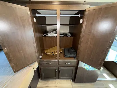 2019 Thor Motor Coach Freedom Elite photo 23