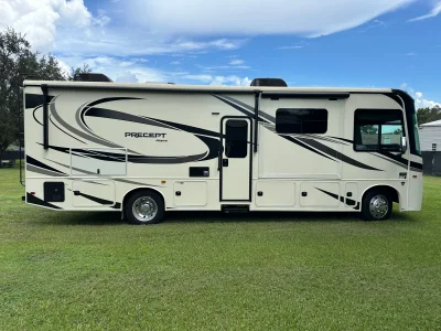 2022 JAYCO PRECEPT photo 2