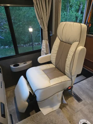 2017 WINNEBAGO VISTA photo 6