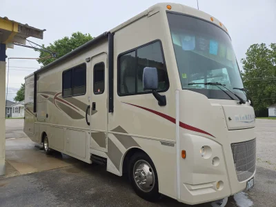 Used 2017 Winnebago Vista 29VE