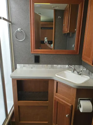 2017 WINNEBAGO VISTA photo 25