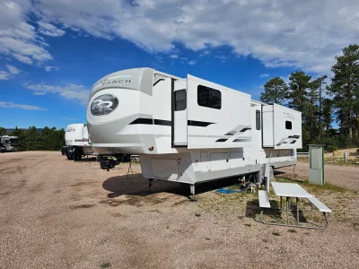 2021 PALOMINO RIVER RANCH photo 2