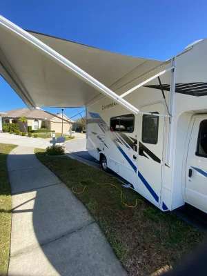 2020 THOR MOTOR COACH DAYBREAK photo 2