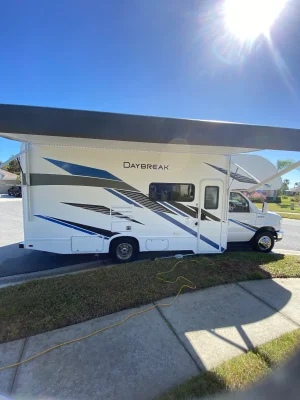 2020 THOR MOTOR COACH DAYBREAK photo 3