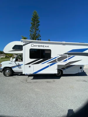 2020 THOR MOTOR COACH DAYBREAK photo 10