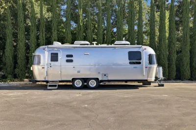 2022 AIRSTREAM GLOBETROTTER photo 10