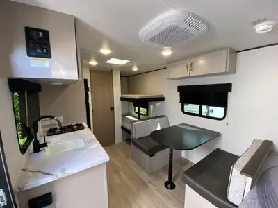 2027 Jayco Jay Feather Air SL photo 7