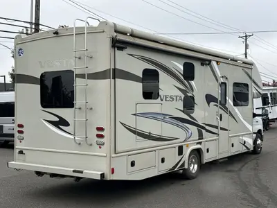 2018 Holiday Rambler Vesta photo 9