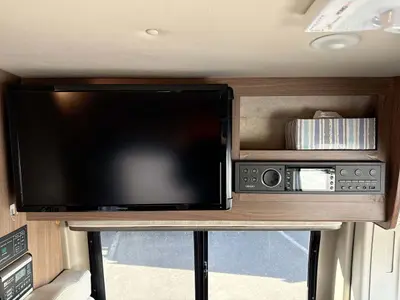 2017 Winnebago Travato photo 33