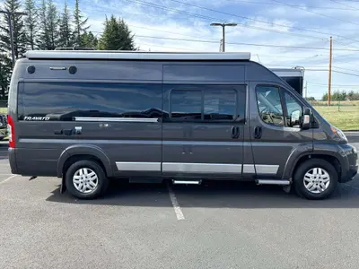 2017 Winnebago Travato photo 12