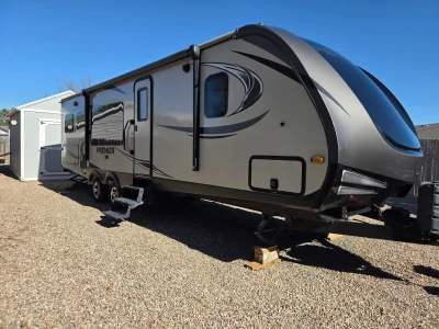 2017 KEYSTONE BULLET PREMIER ULTRA LIGHT photo 3