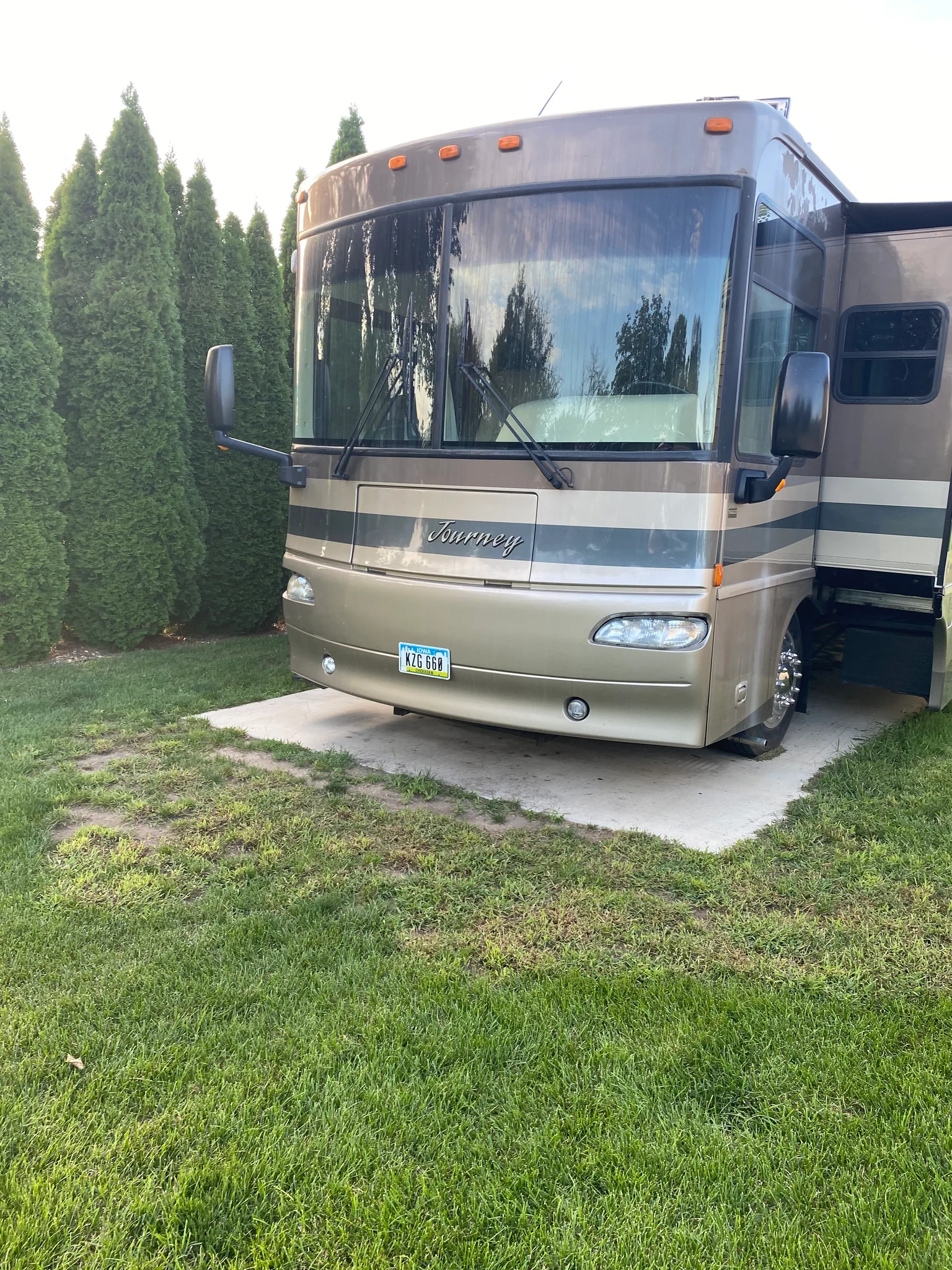 2005 WINNEBAGO JOURNEY exterior