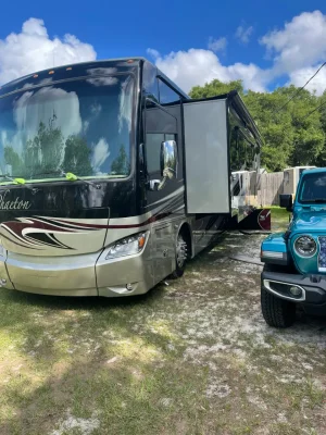 2014 TIFFIN MOTORHOMES PHAETON photo 2