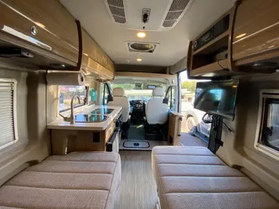 2019 Winnebago Travato photo 32