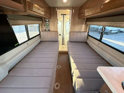 2017 Winnebago Travato photo 33