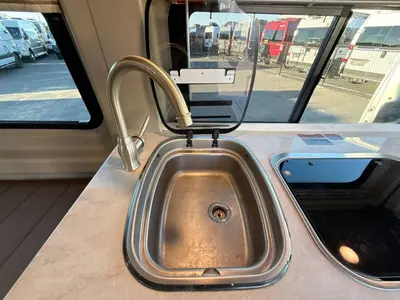 2017 Winnebago Travato photo 31