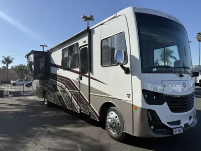 Used 2025 Holiday Rambler Invicta 36Y