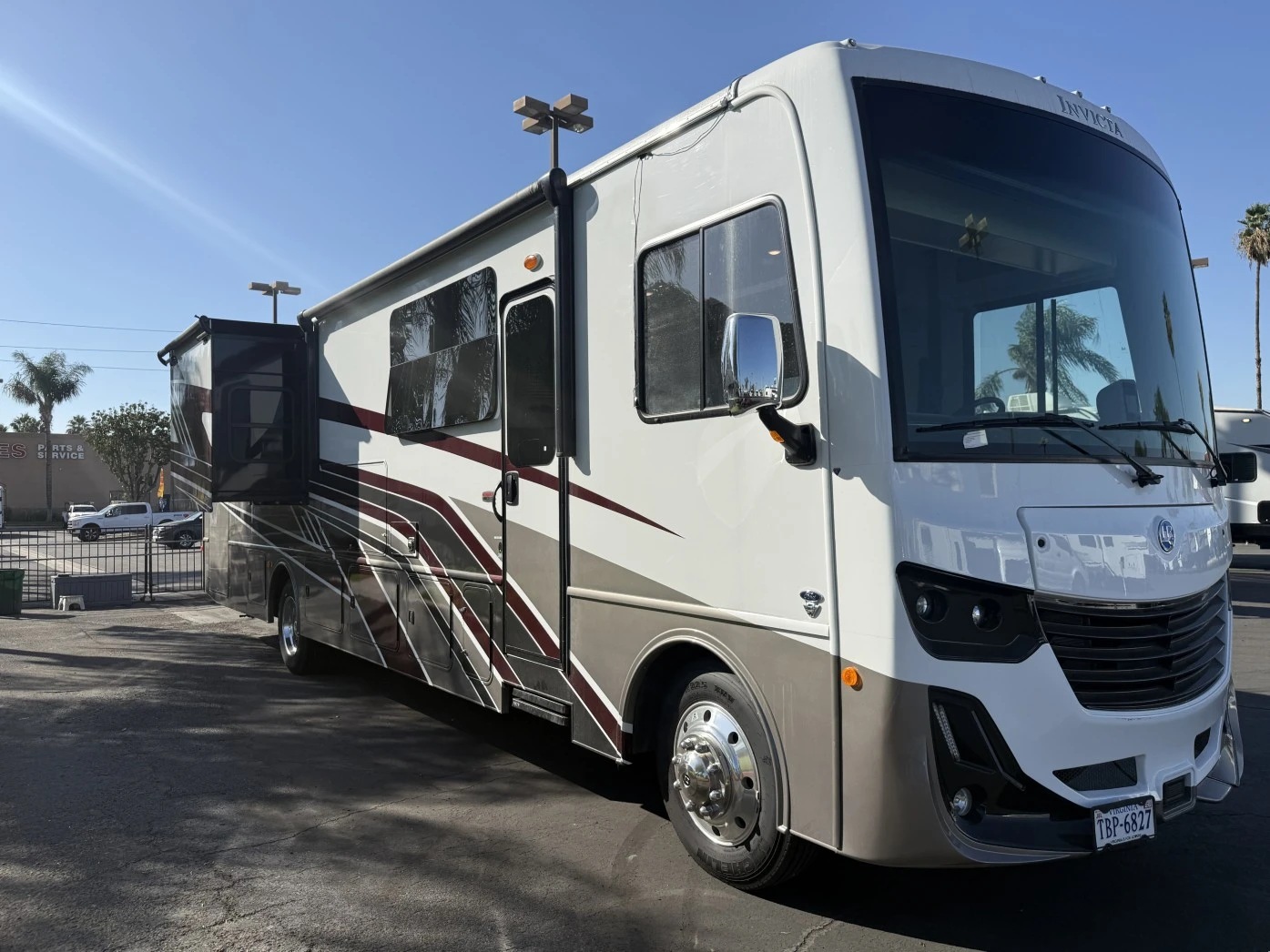 2025 Holiday Rambler Invicta exterior