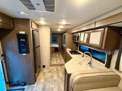 2021 THOR MOTOR COACH CHATEAU photo 7