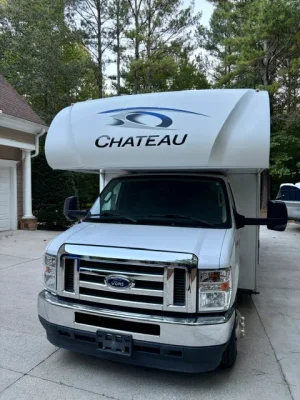 2021 THOR MOTOR COACH CHATEAU photo 2