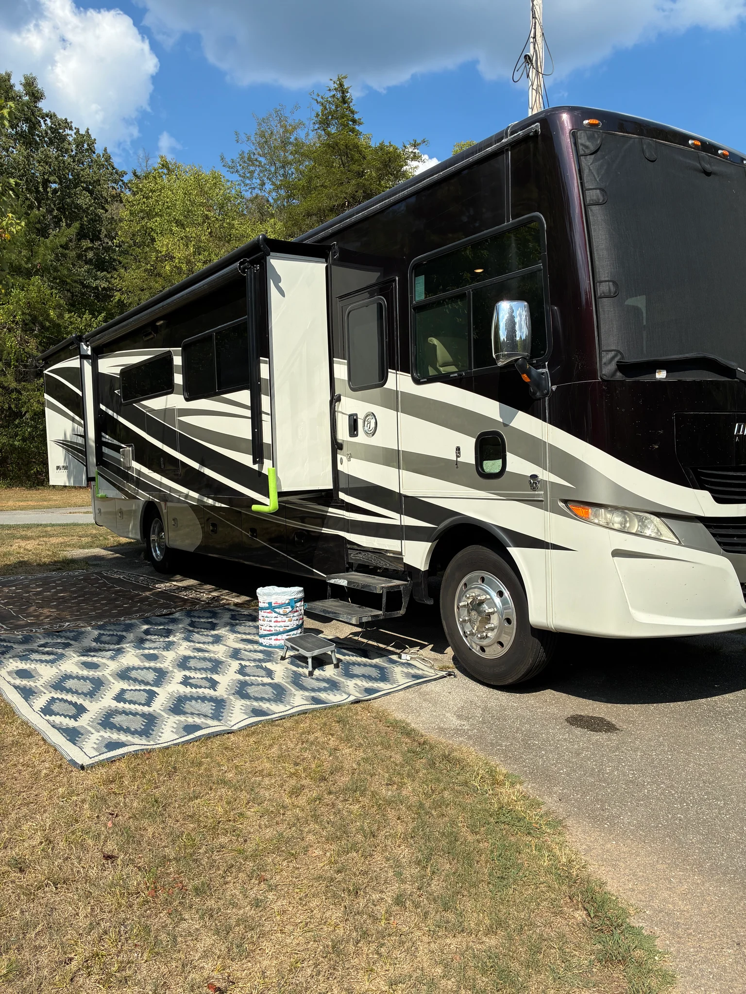 2019 TIFFIN MOTORHOMES ALLEGRO OPEN ROAD exterior