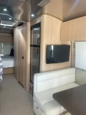 2018 AIRSTREAM FLYING CLOUD photo 4