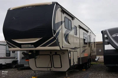 Used 2019 Keystone Montana High Country 375FL