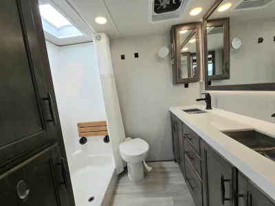 2022 GRAND DESIGN SOLITUDE photo 19