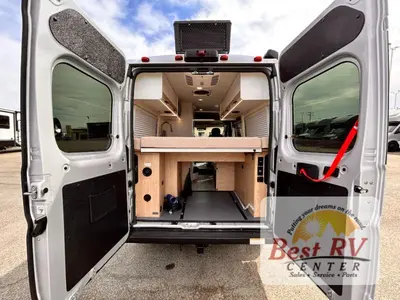2027 Thor Motor Coach Rize photo 44