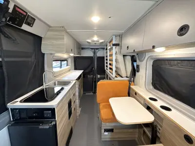 2023 Winnebago Solis Pocket photo 38