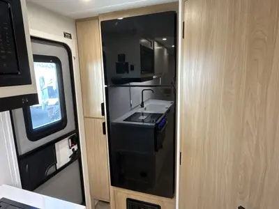 2027 Winnebago Thrive photo 26