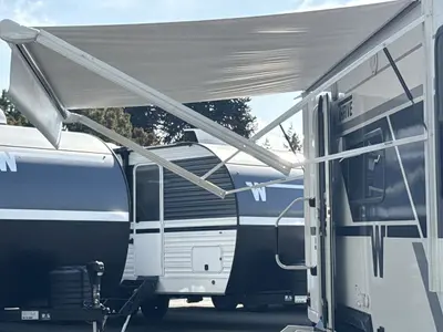 2027 Winnebago Thrive photo 18