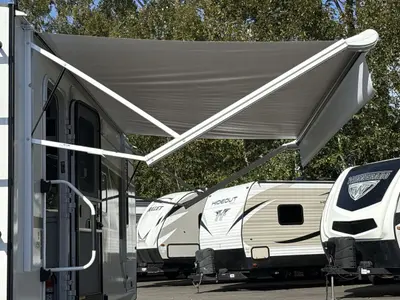 2027 Winnebago Thrive photo 19