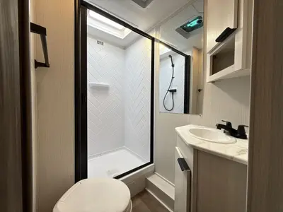 2027 Winnebago Access photo 30