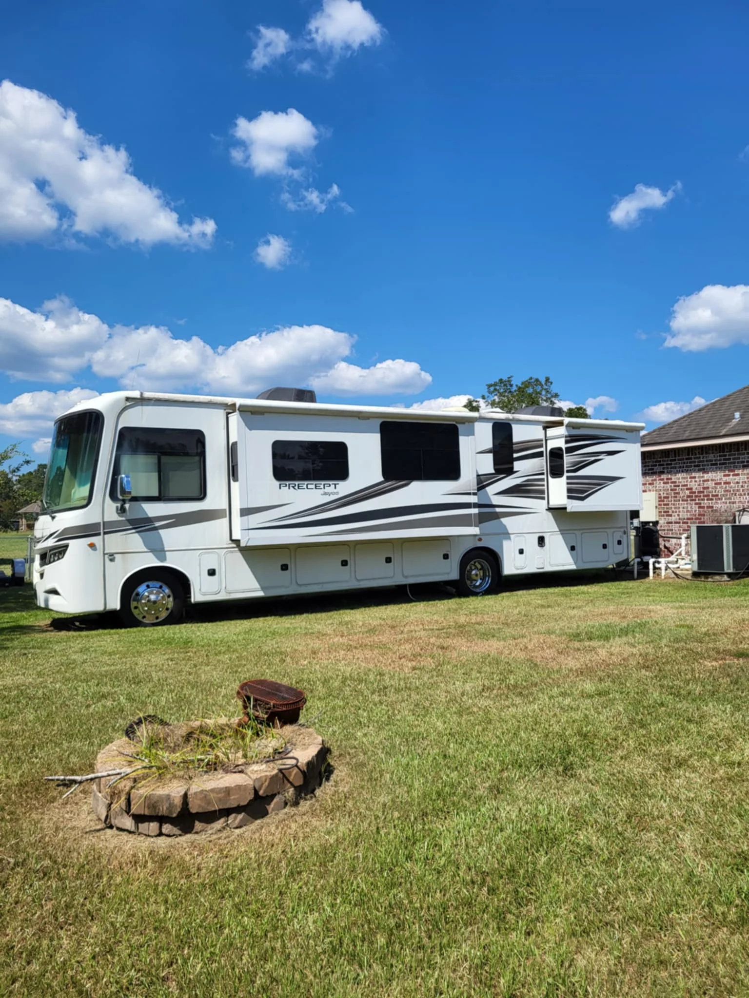 2017 JAYCO PRECEPT exterior