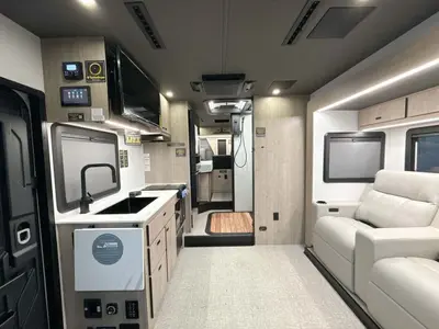 2026 Grand Design Lineage Series M photo 41