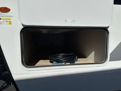 2027 Winnebago Thrive photo 16