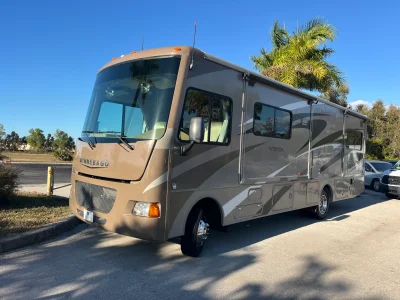 Used 2014 Winnebago Vista 30T