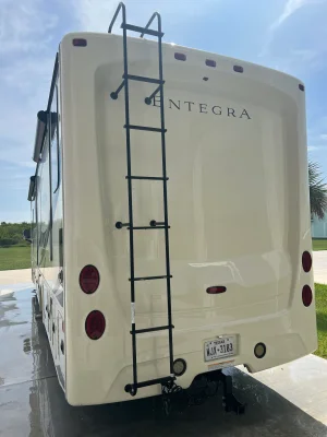 2022 ENTEGRA COACH VISION XL photo 3