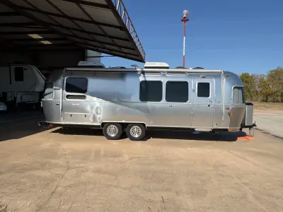 Used 2018 Airstream International 28RB Twin
