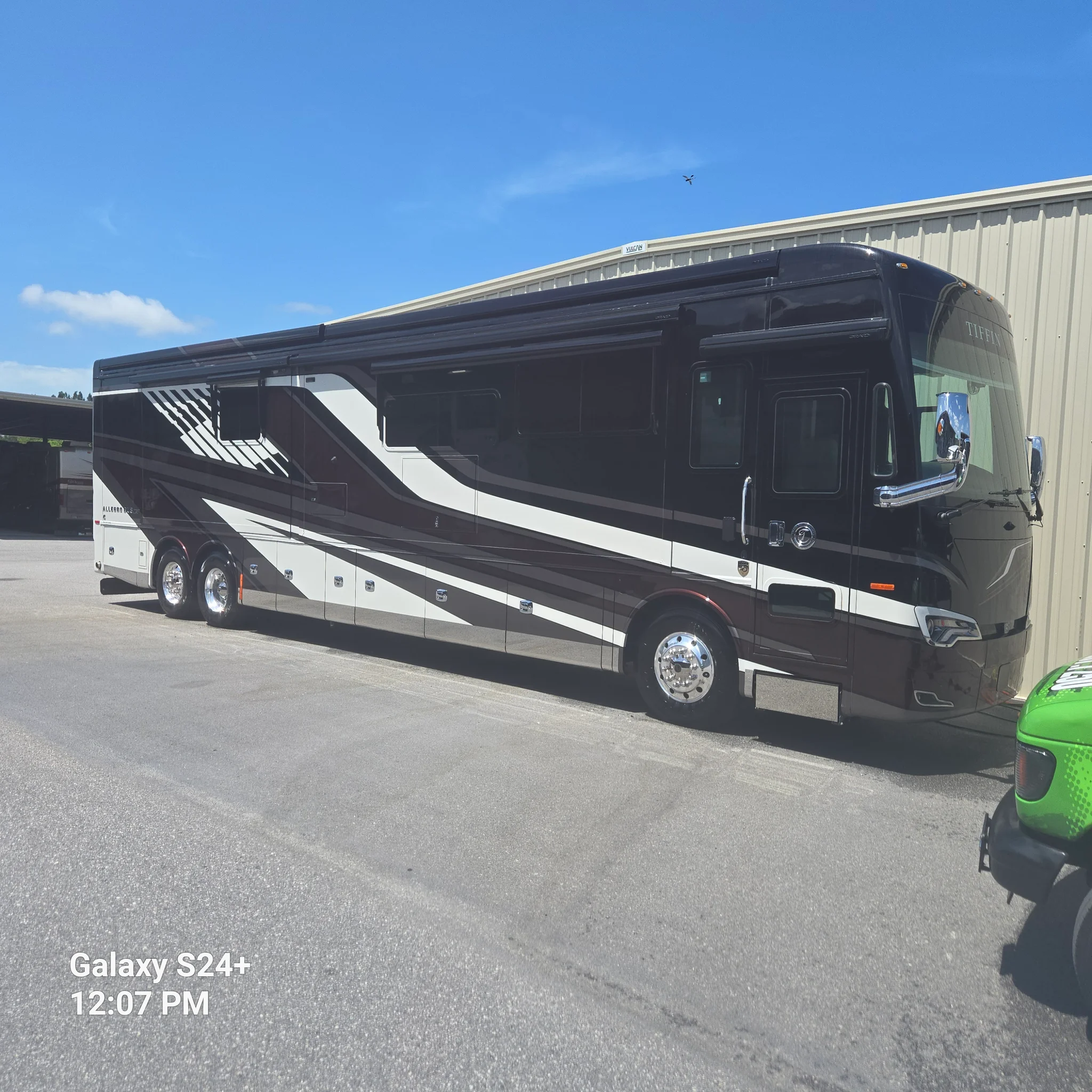 2023 TIFFIN MOTORHOMES ALLEGRO BUS exterior
