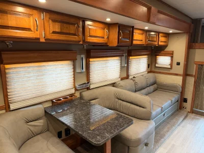 2015 SHOW HAULER 34QTSSL photo 15