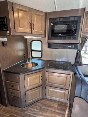 2019 THOR MOTOR COACH FOUR WINDS MAJESTIC photo 8