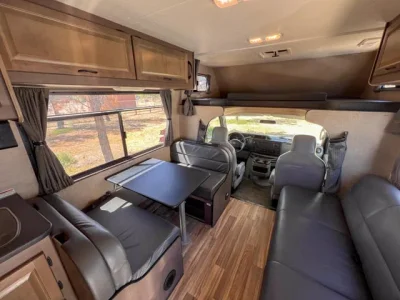 2019 THOR MOTOR COACH FOUR WINDS MAJESTIC photo 6