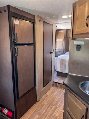 2019 THOR MOTOR COACH FOUR WINDS MAJESTIC photo 9